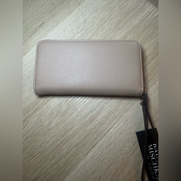NWT Badgley Mischka New York Ardenne Wristlet Wallet